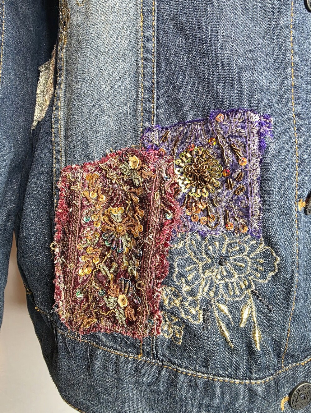 Chico’s Embroidered Patchwork Floral Denim Jacket Womens Chicos Size 2 Large - Picture 3 of 7